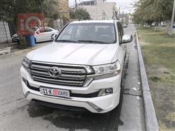 تۆیۆتا لاند کروزەر